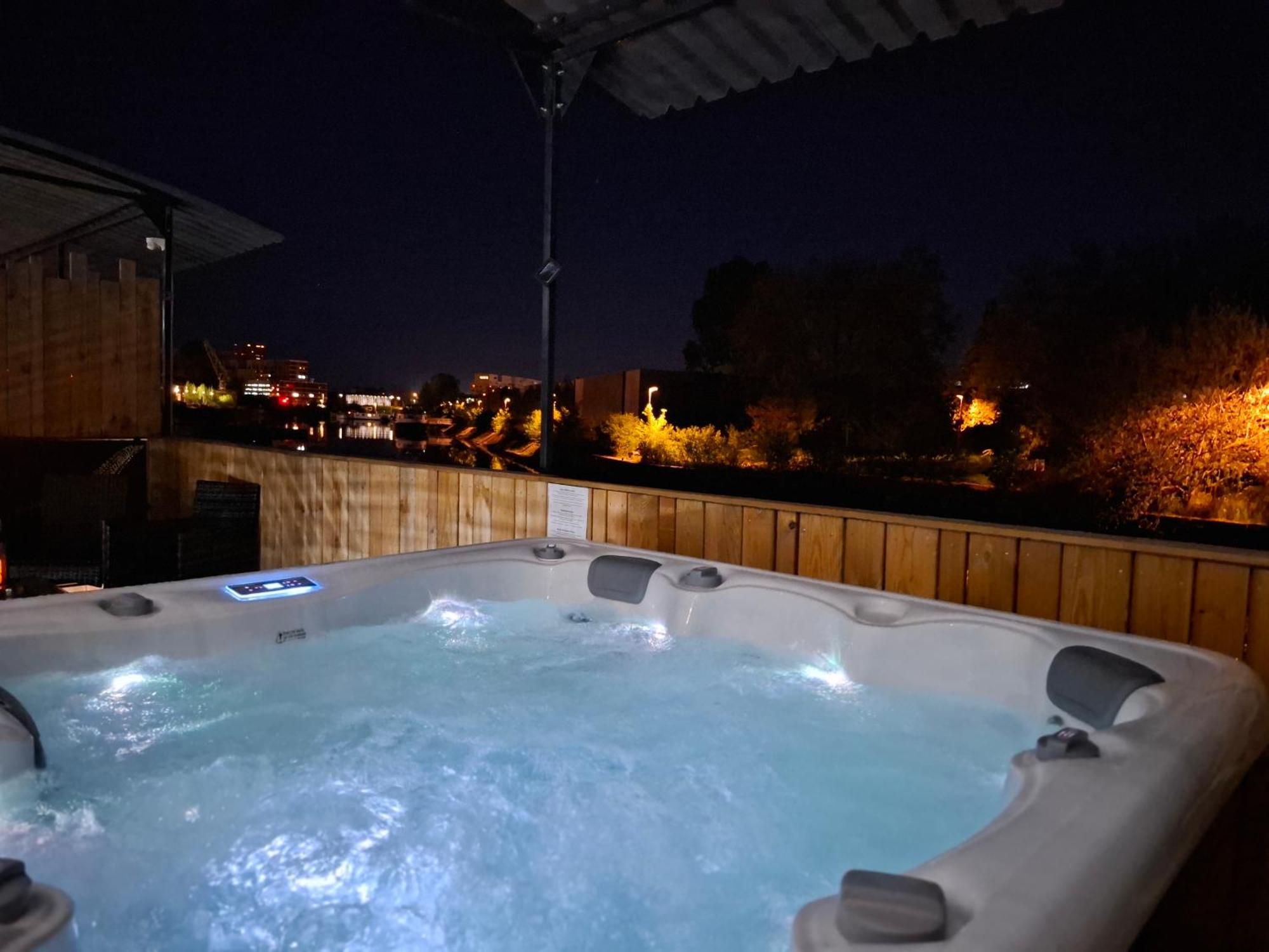 La Peniche De Fabrice Avec Jacuzzi Privatif Apartment Strasbourg Exterior foto