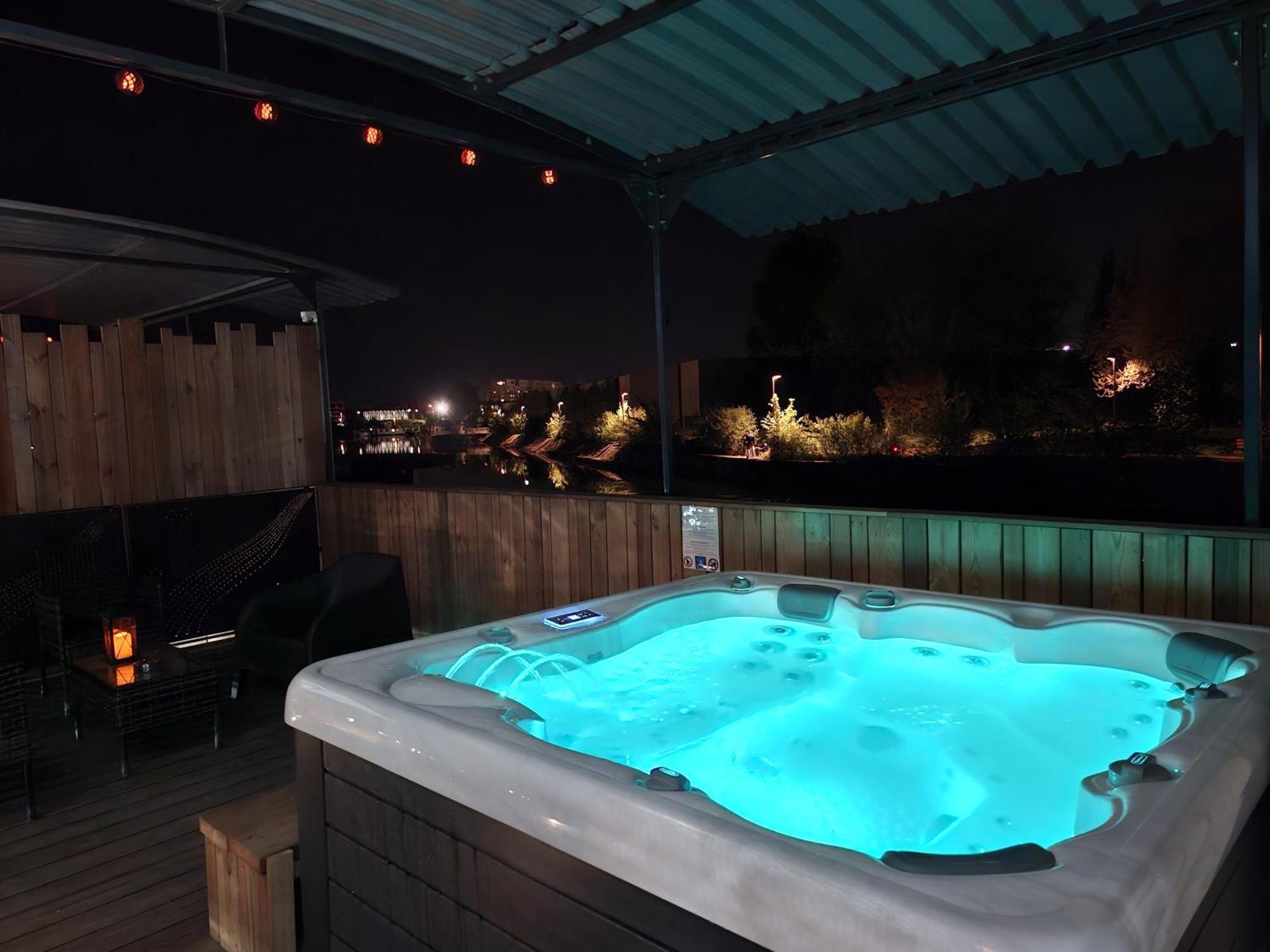 La Peniche De Fabrice Avec Jacuzzi Privatif Apartment Strasbourg Exterior foto